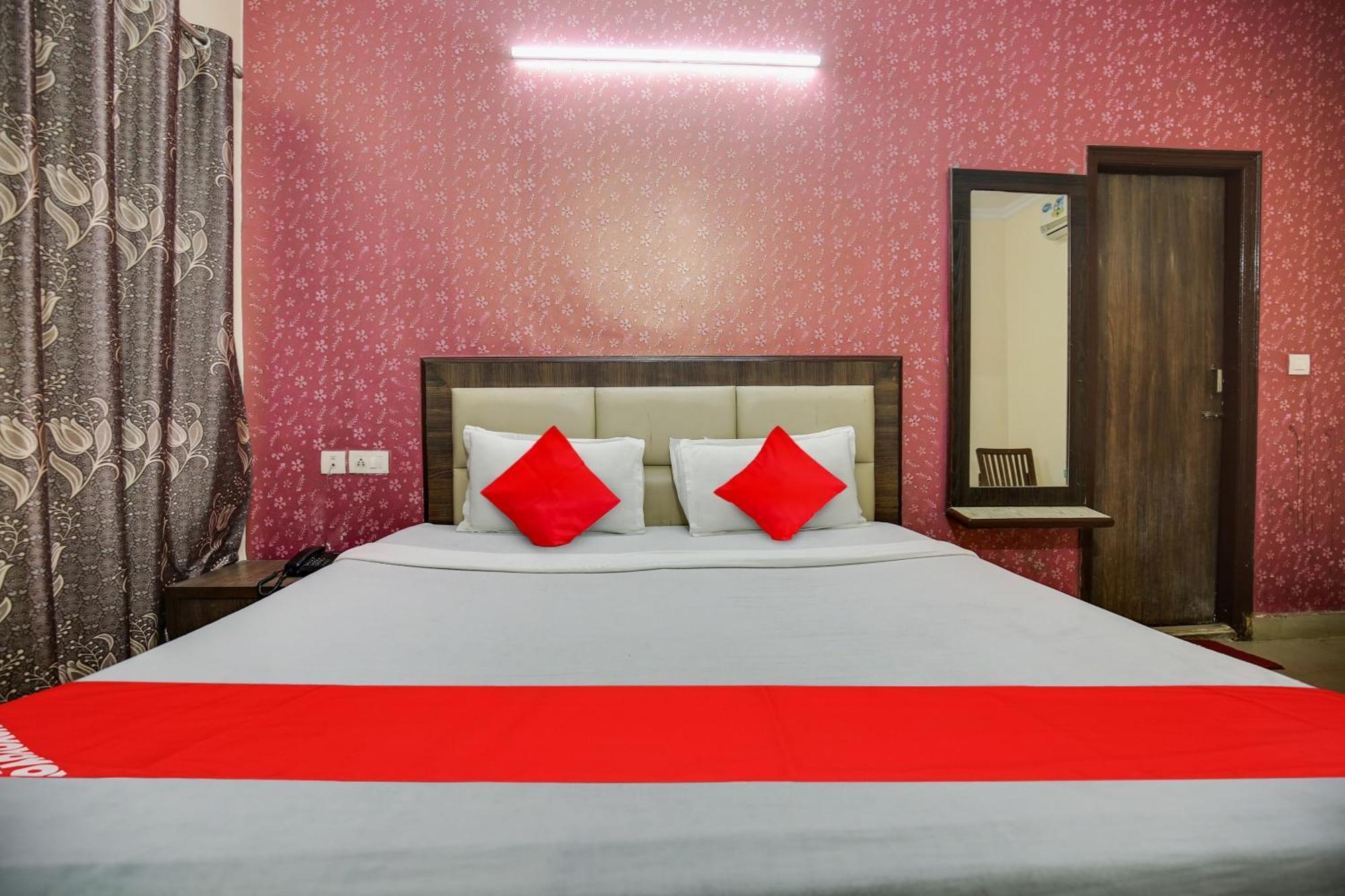 Hotel O Royal Mohali Eksteriør billede